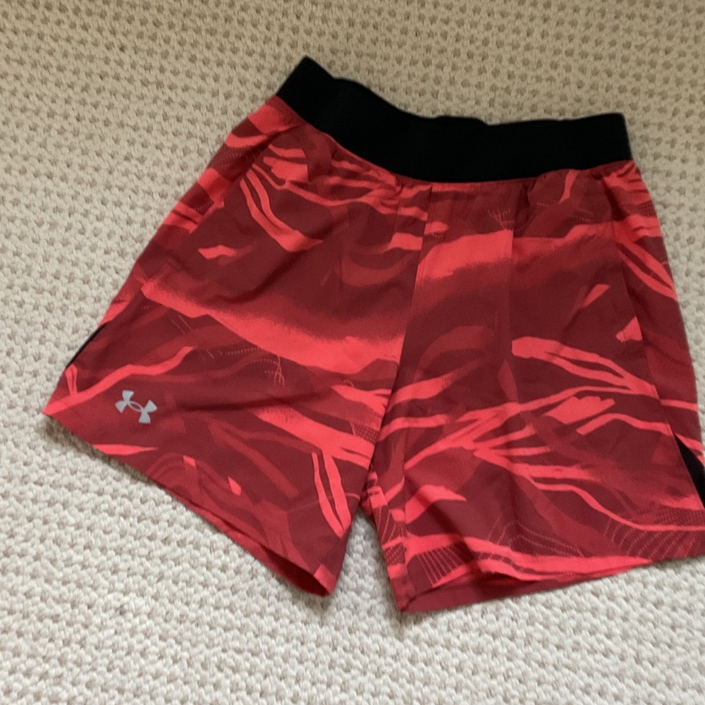Under Armour Men's Red Patterned Athletic Shorts